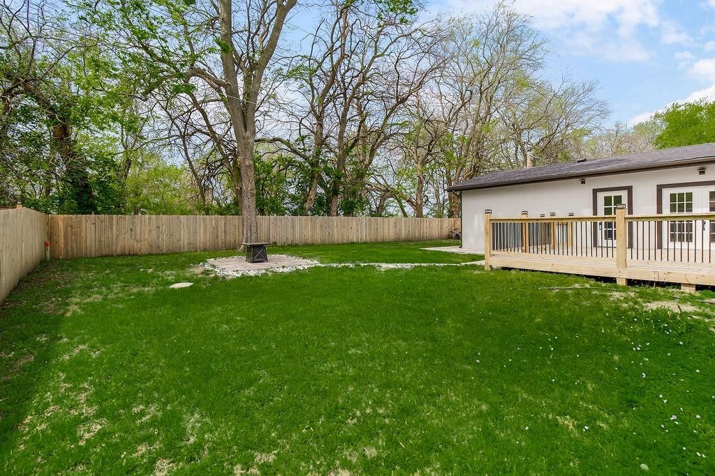 9806 Bennington Avenue — photo 30