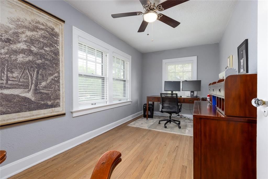 7329 Ward Parkway — photo 25