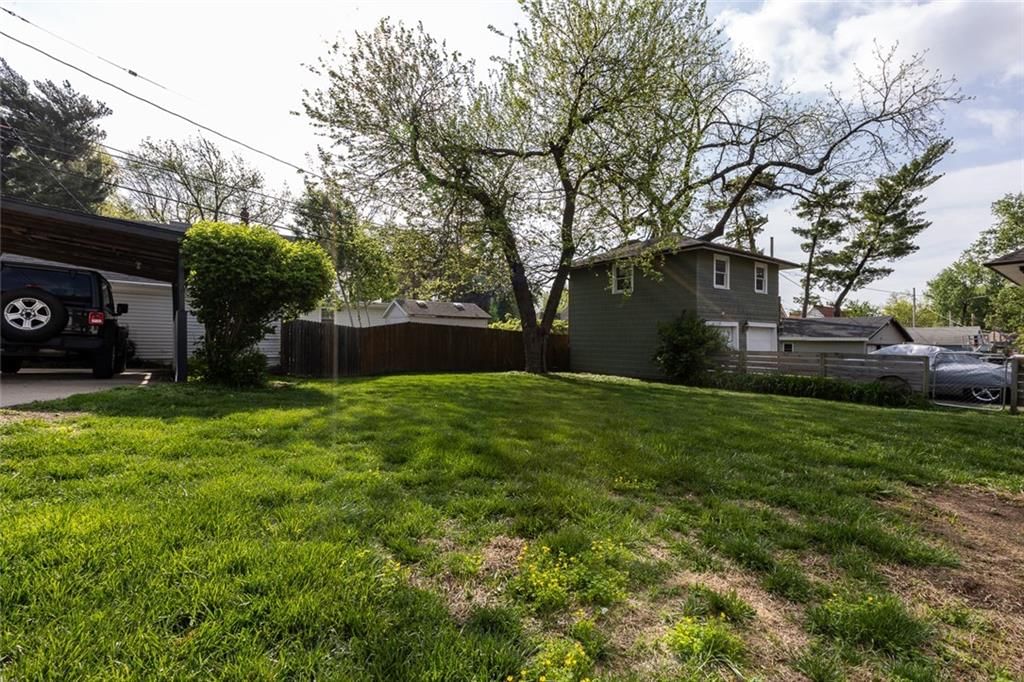 7329 Ward Parkway — photo 31