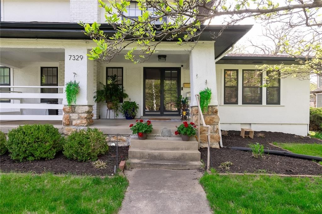 7329 Ward Parkway — photo 34