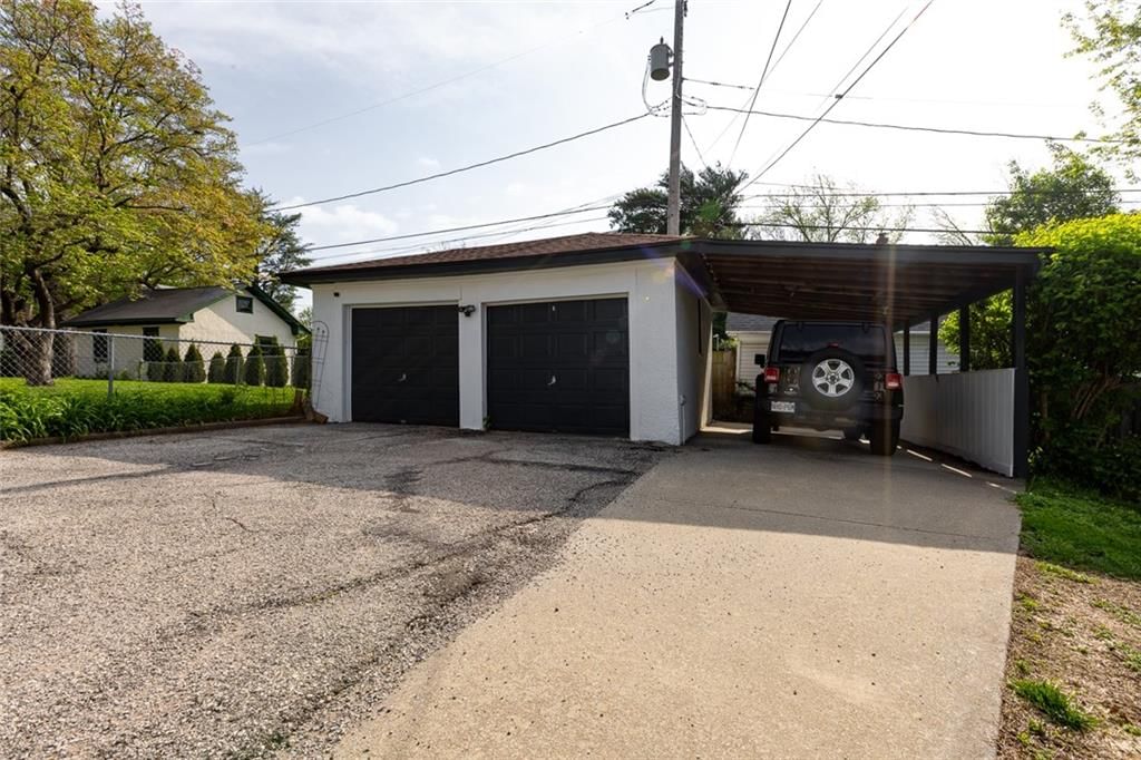 7329 Ward Parkway — photo 38