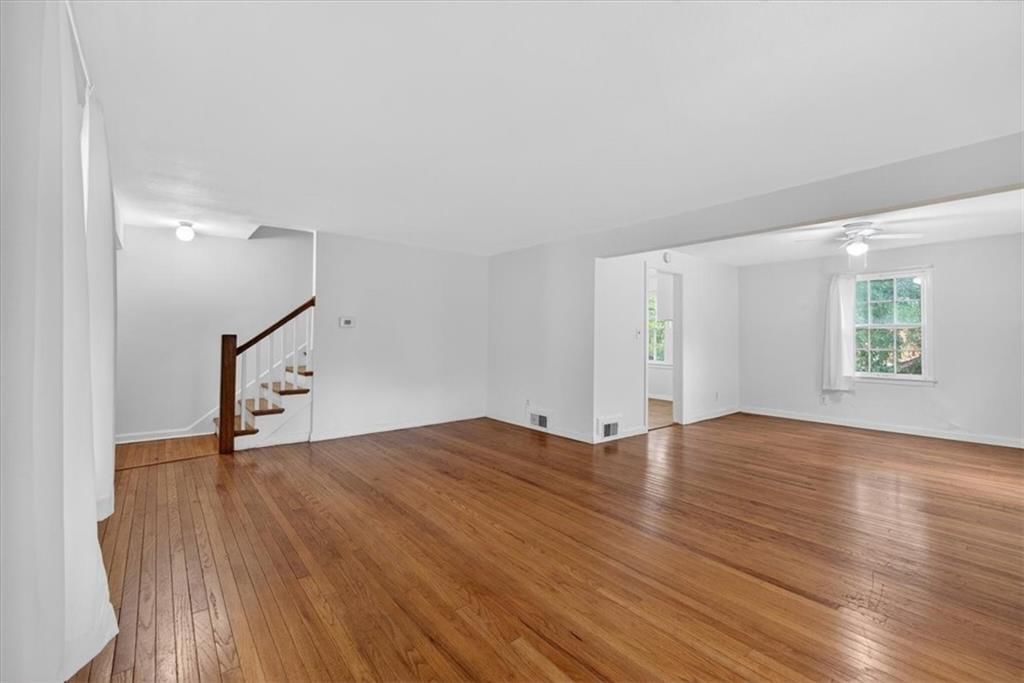 636 E 63rd Terrace — photo 14