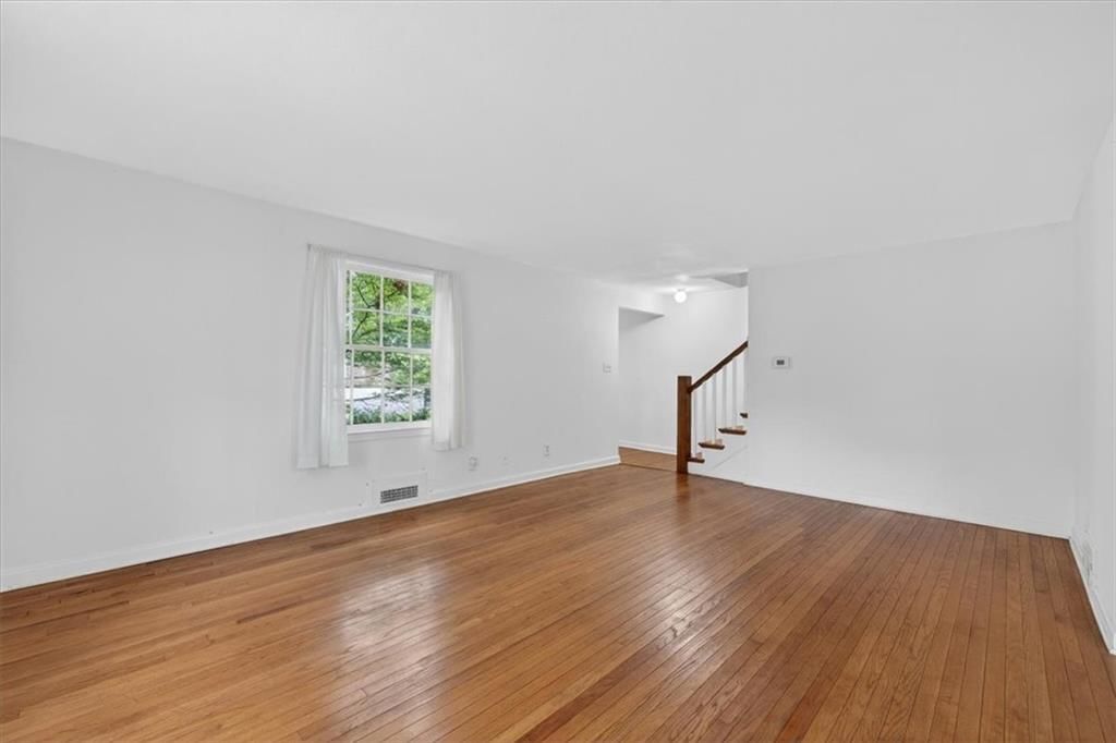 636 E 63rd Terrace — photo 16