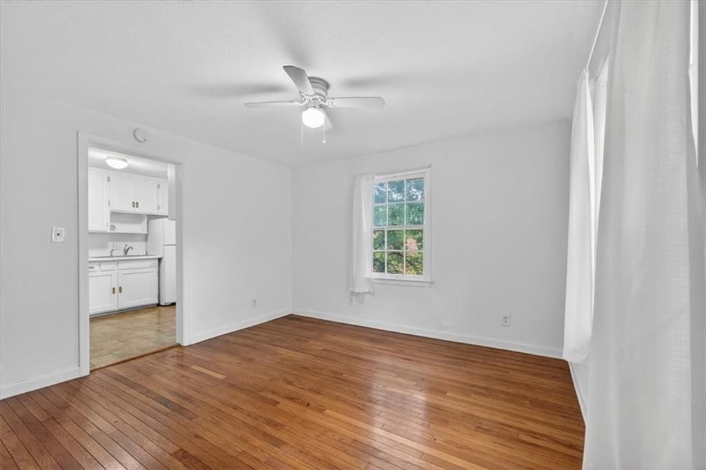 636 E 63rd Terrace — photo 17