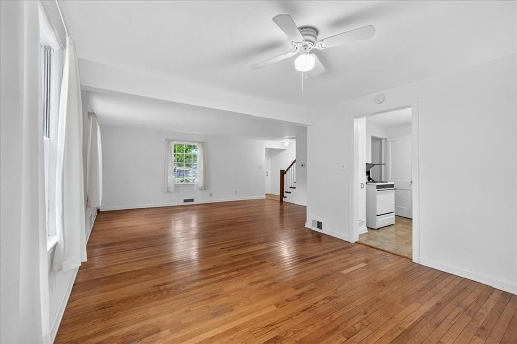 636 E 63rd Terrace — photo 18