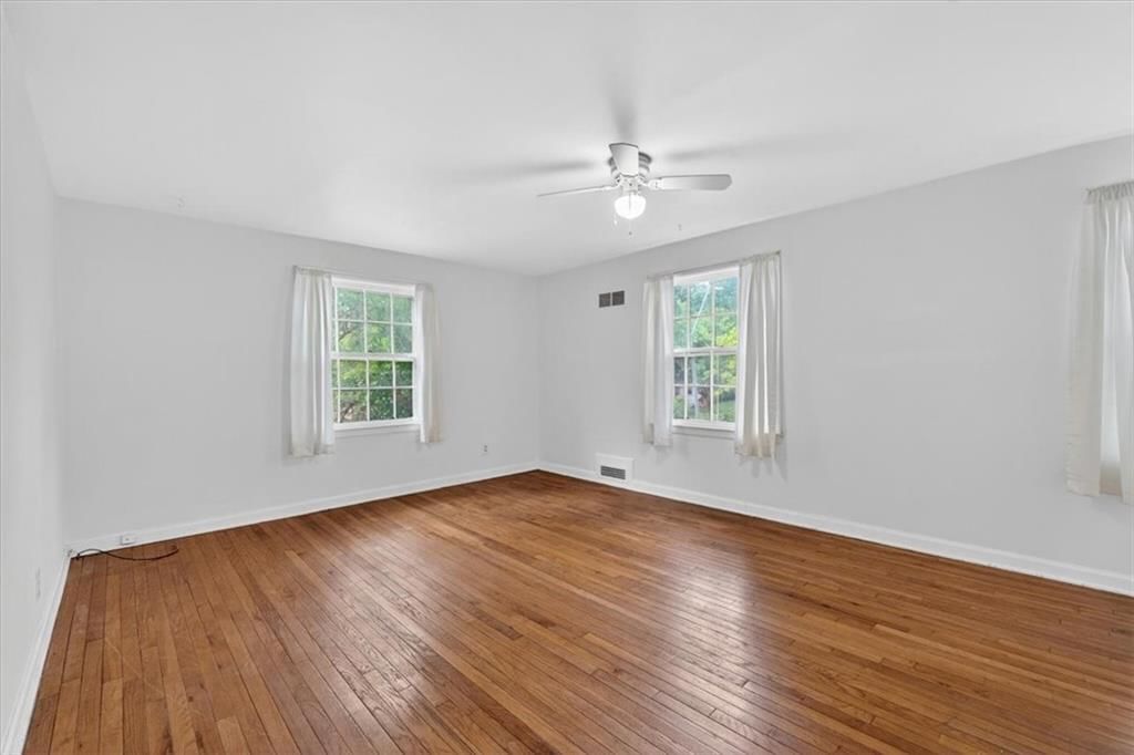 636 E 63rd Terrace — photo 21