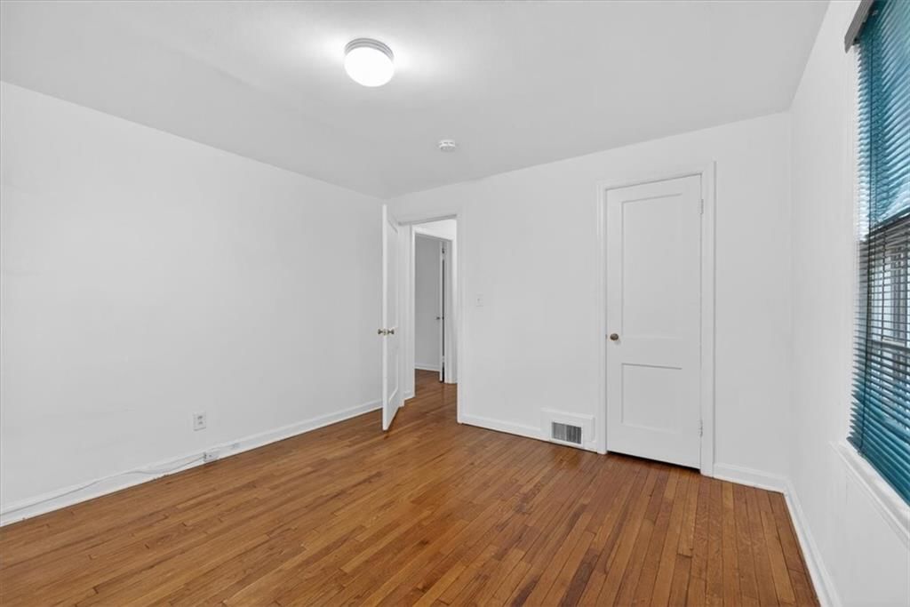 636 E 63rd Terrace — photo 24