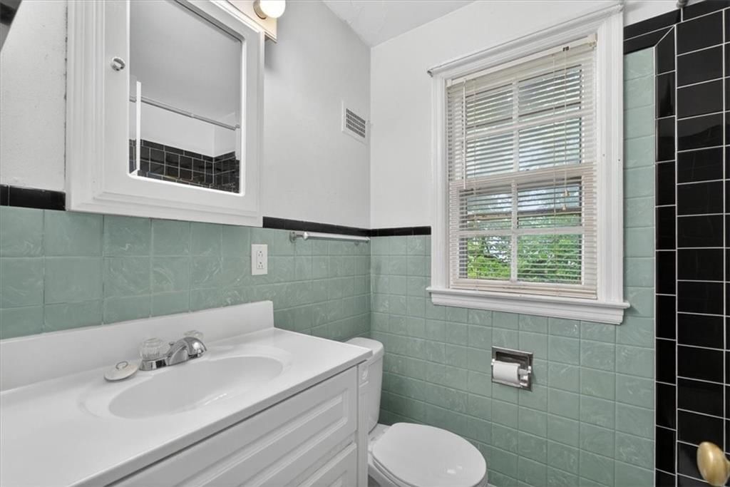 636 E 63rd Terrace — photo 25