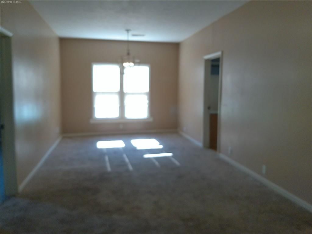 701 W Peoria Street — photo 3