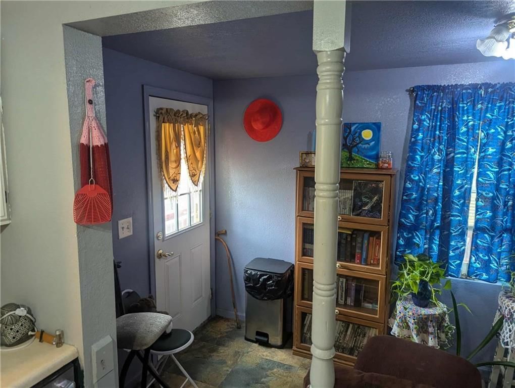 809 W 25th Terrace — photo 8
