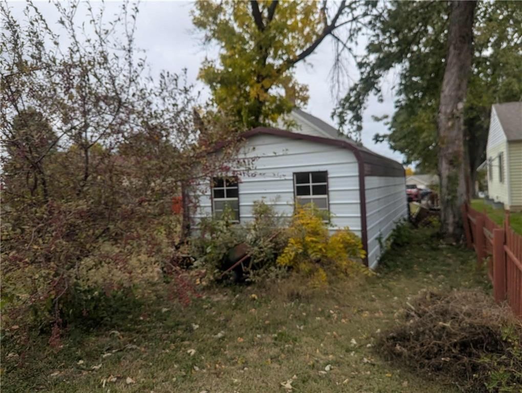 809 W 25th Terrace — photo 19