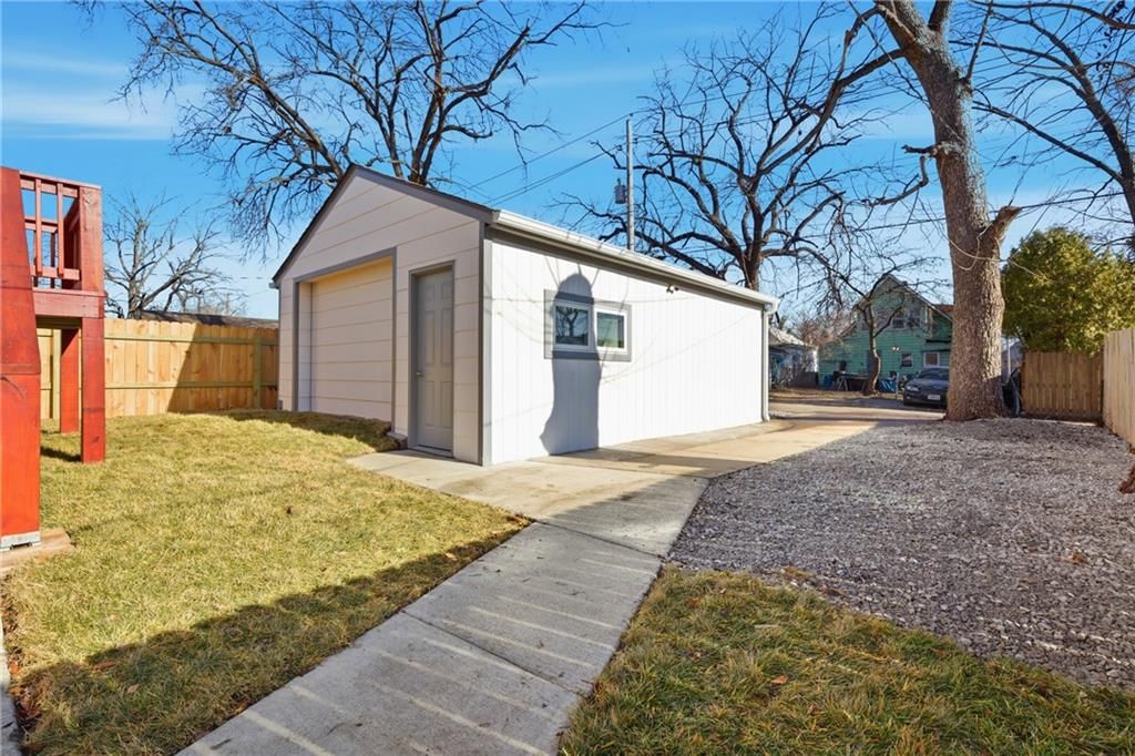 2315 Brighton Avenue — photo 10