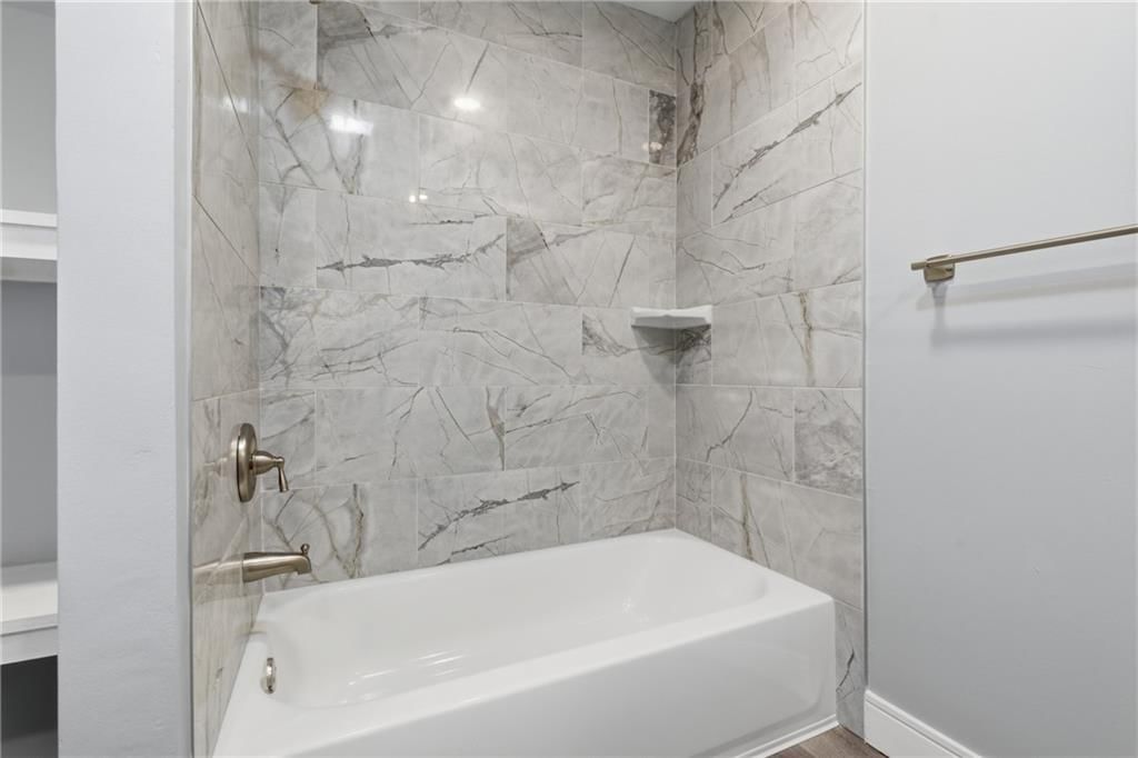 2315 Brighton Avenue — photo 19