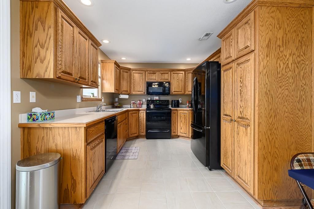 101 S Delaware Street — photo 3