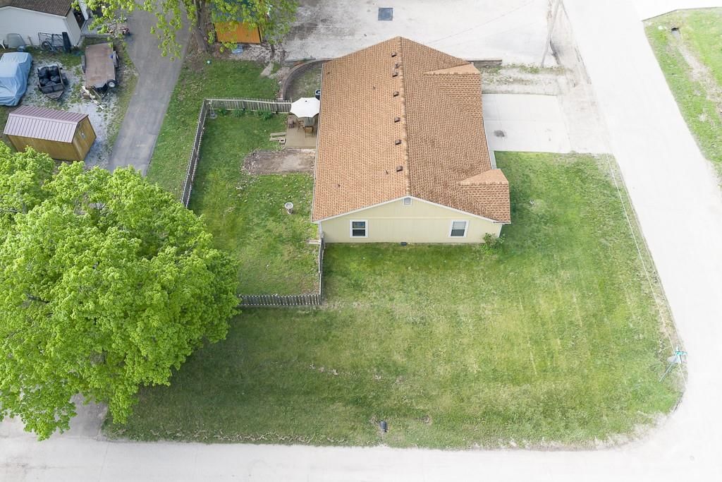 101 S Delaware Street — photo 17