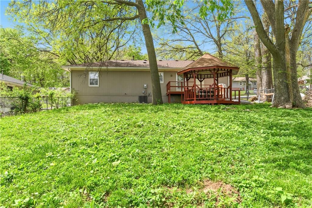 509 Sycamore Drive — photo 33