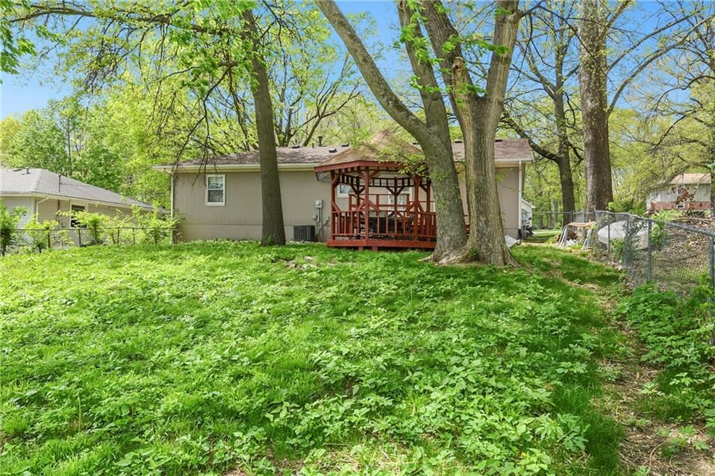509 Sycamore Drive — photo 34