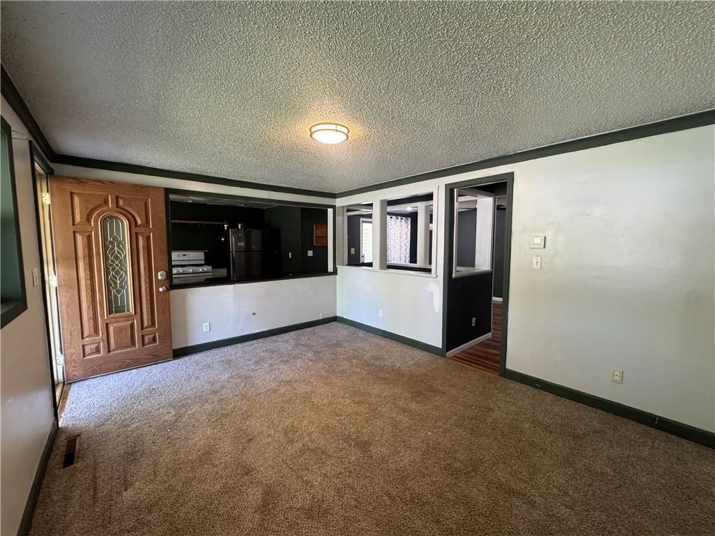 489 Fieldcrest Drive — photo 5