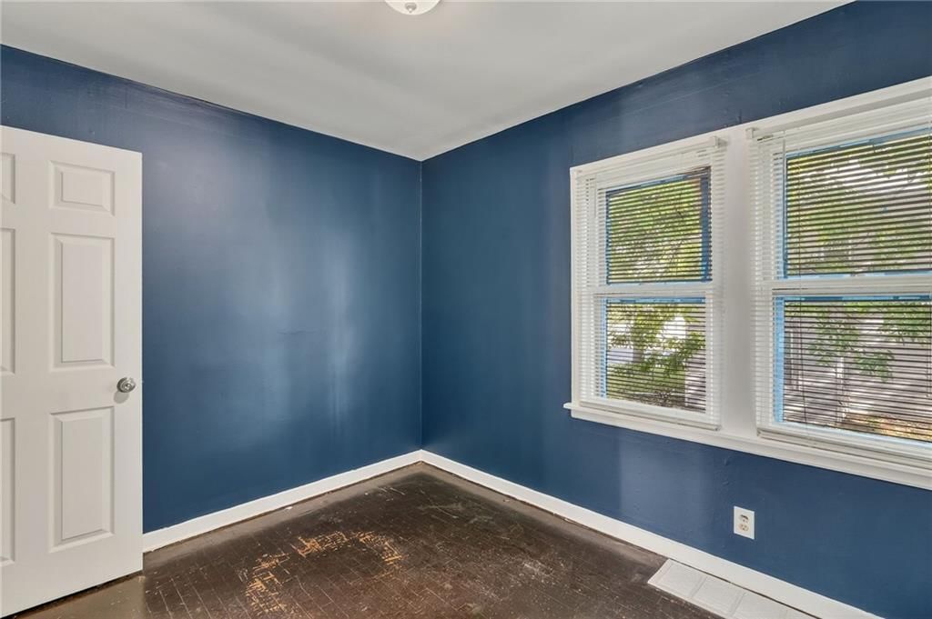 1003-1005 W College Street — photo 10