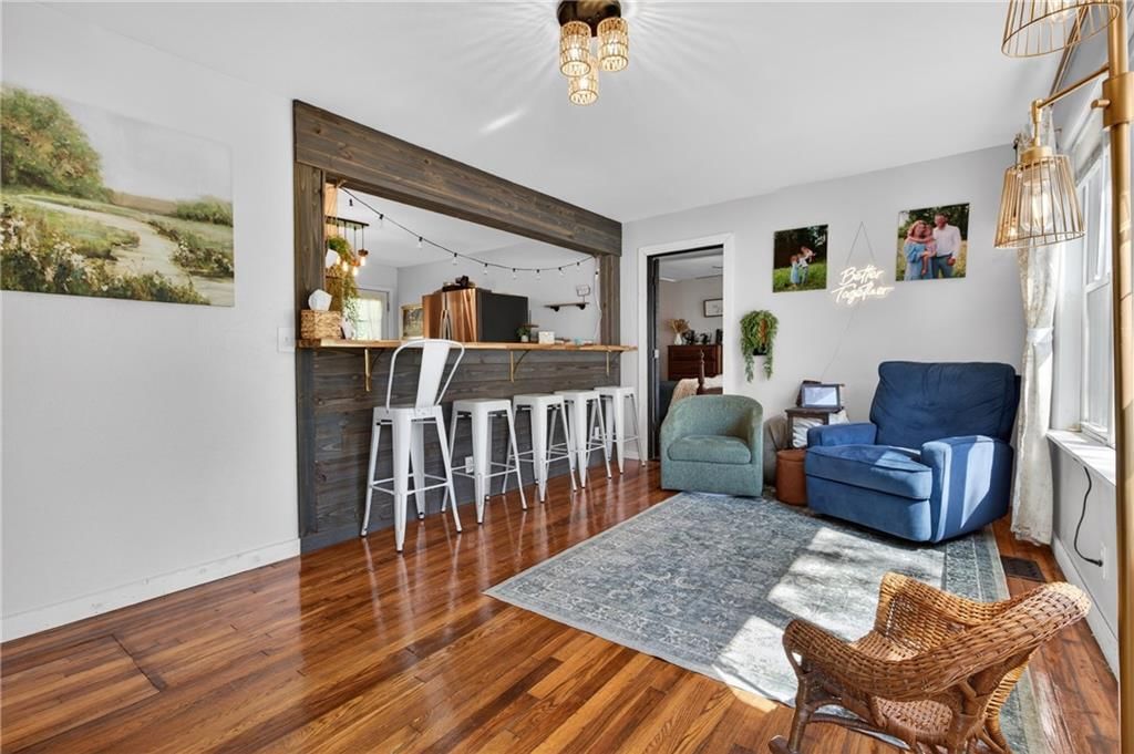 429 N Prewitt Street — photo 2
