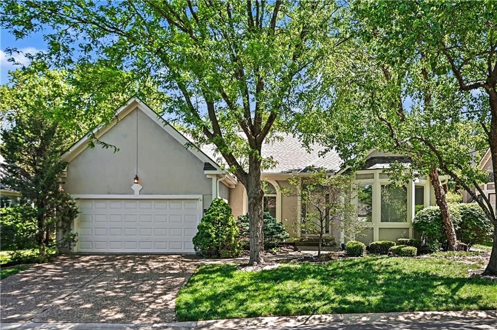 12623 Cedar Street, Leawood, KS