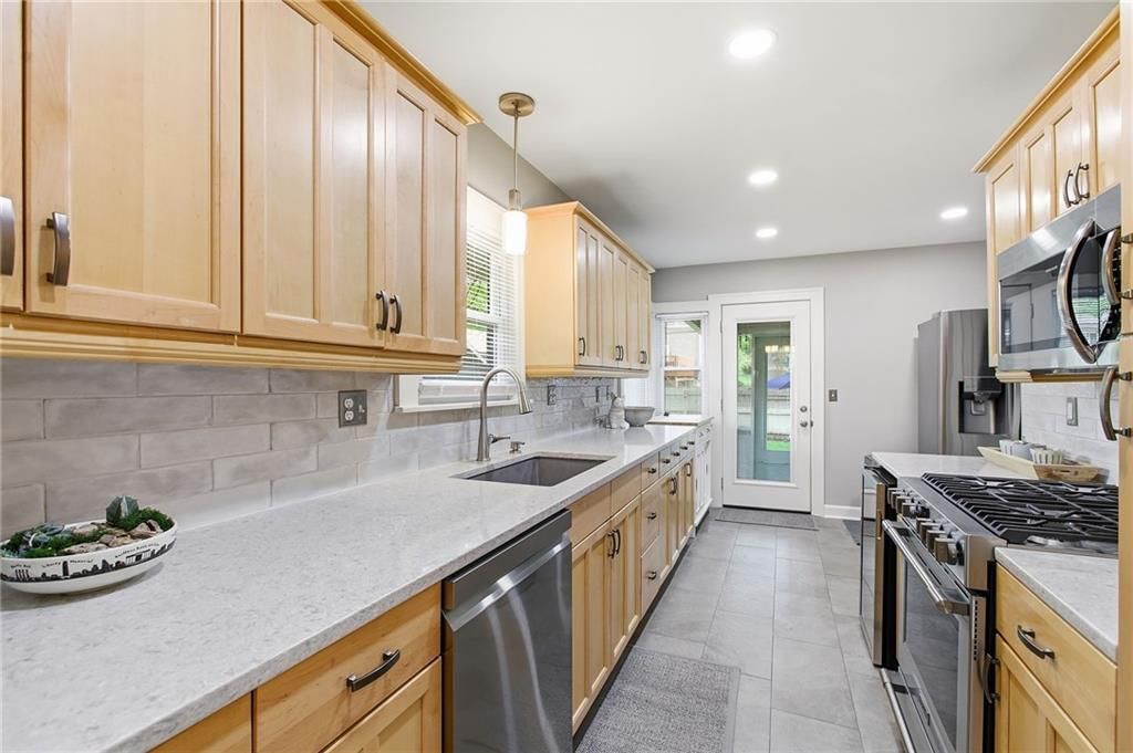 7408 Belleview Avenue — photo 13