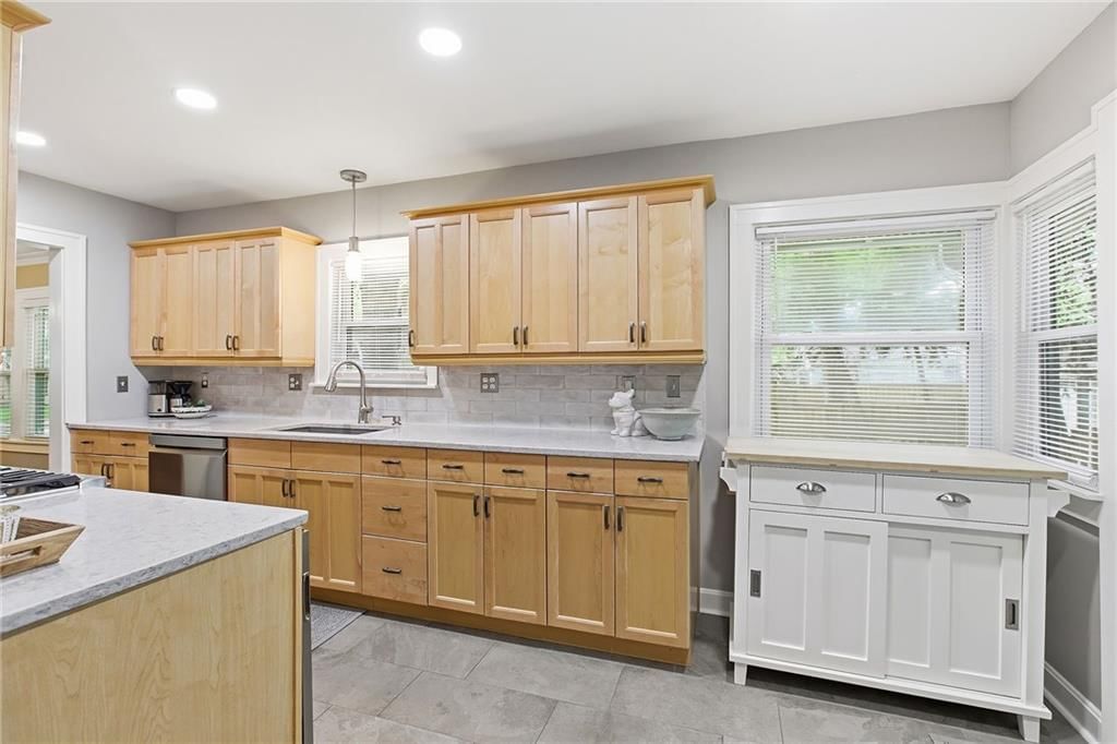 7408 Belleview Avenue — photo 14