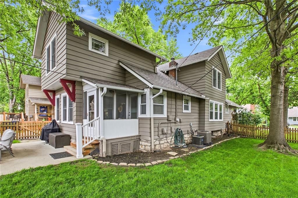 7408 Belleview Avenue — photo 35