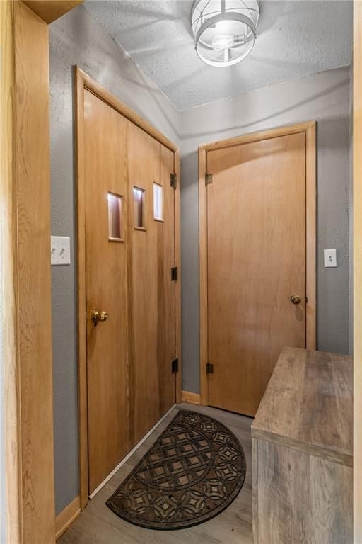 302 E Richardson Street — photo 2