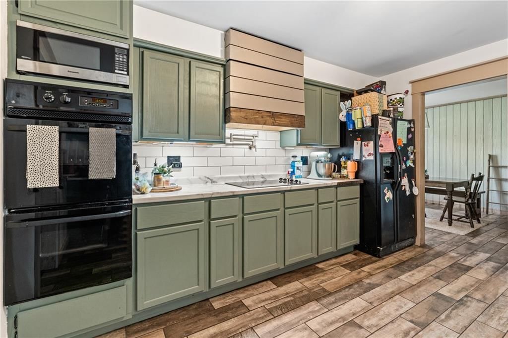 302 E Richardson Street — photo 14