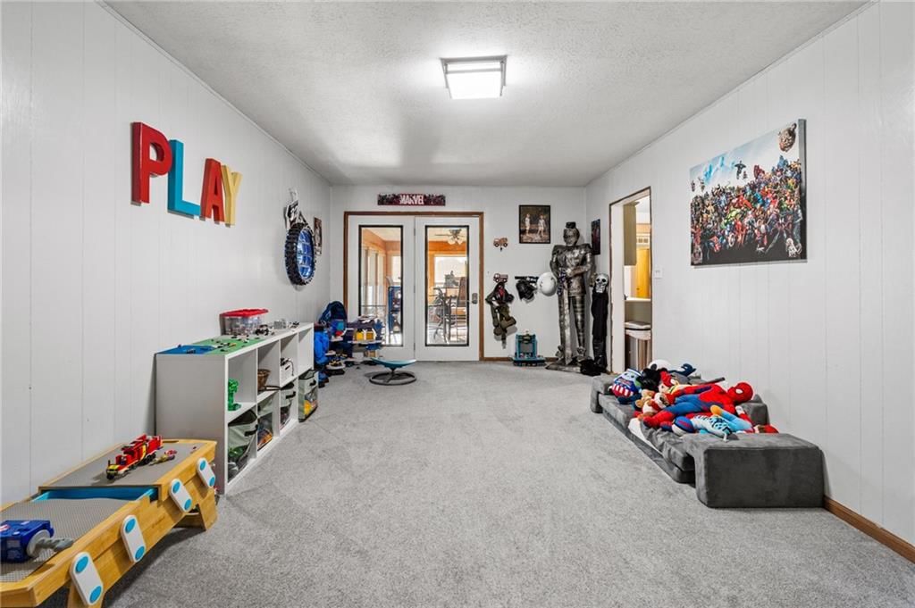 302 E Richardson Street — photo 15