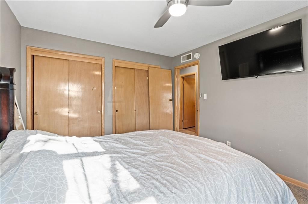302 E Richardson Street — photo 19