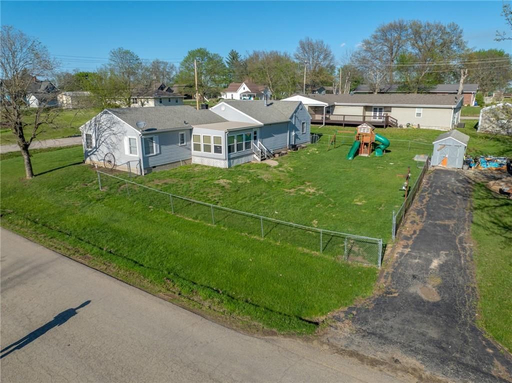 302 E Richardson Street — photo 32