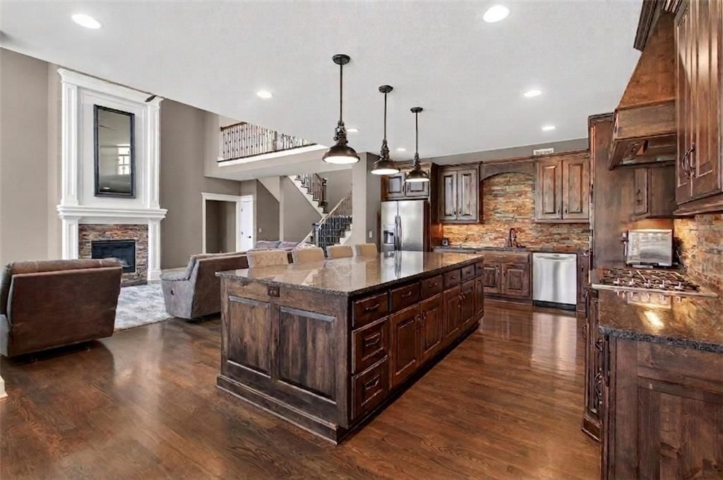 10509 N Hedges Avenue — photo 9