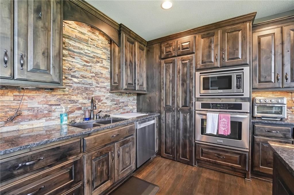 10509 N Hedges Avenue — photo 12