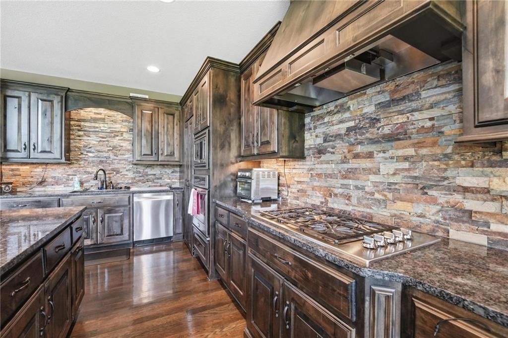 10509 N Hedges Avenue — photo 13