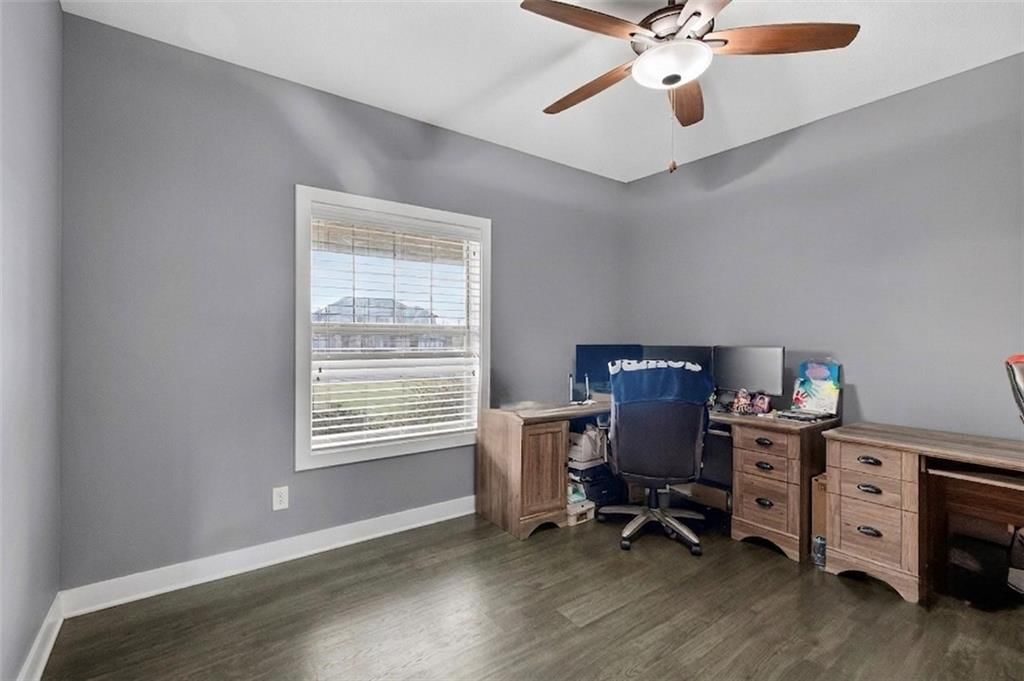 10509 N Hedges Avenue — photo 15