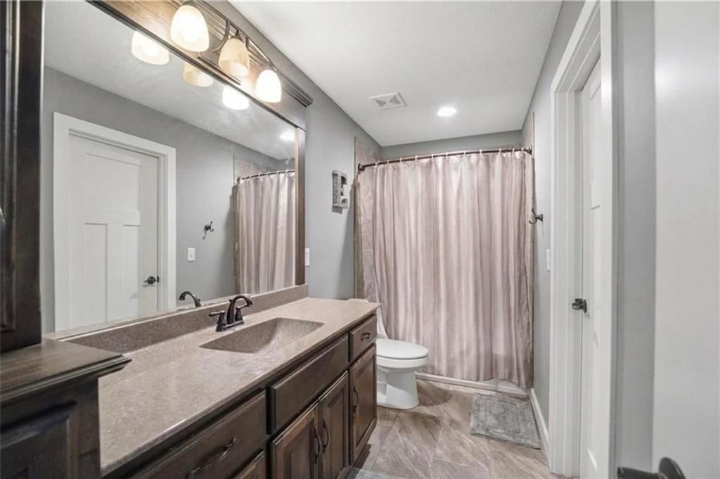 10509 N Hedges Avenue — photo 27