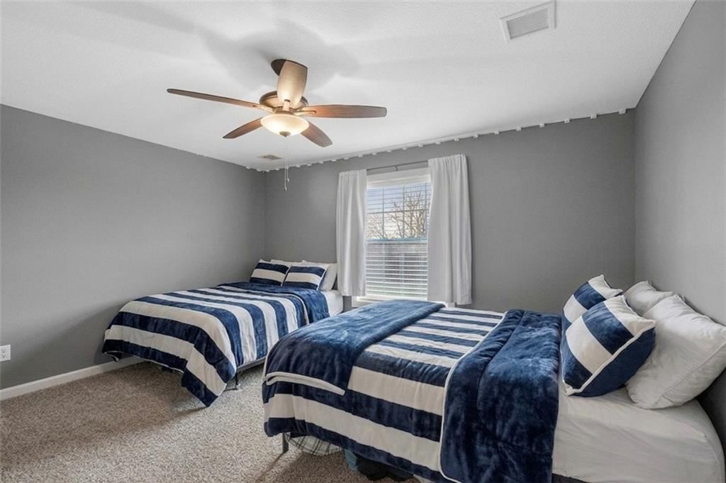 10509 N Hedges Avenue — photo 28