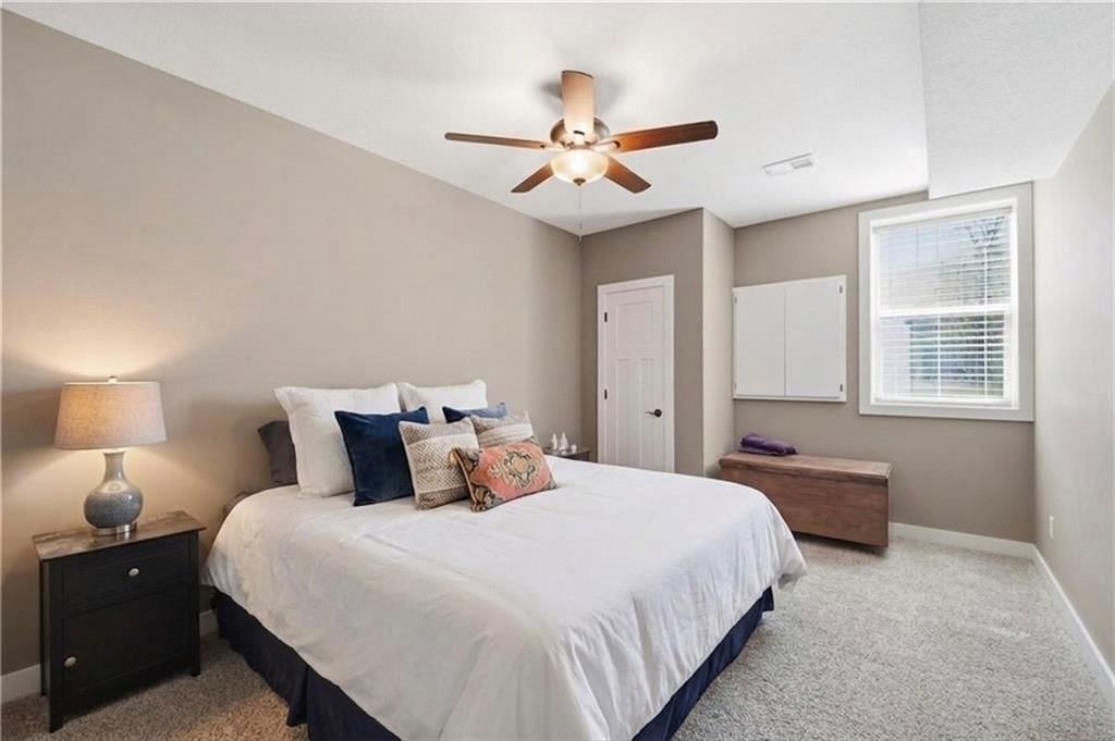10509 N Hedges Avenue — photo 35