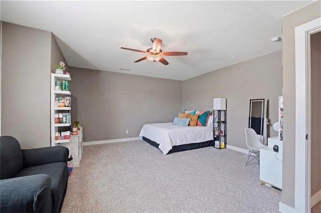 10509 N Hedges Avenue — photo 37