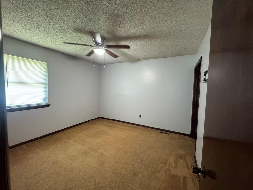 808 S Hugh Street — photo 3