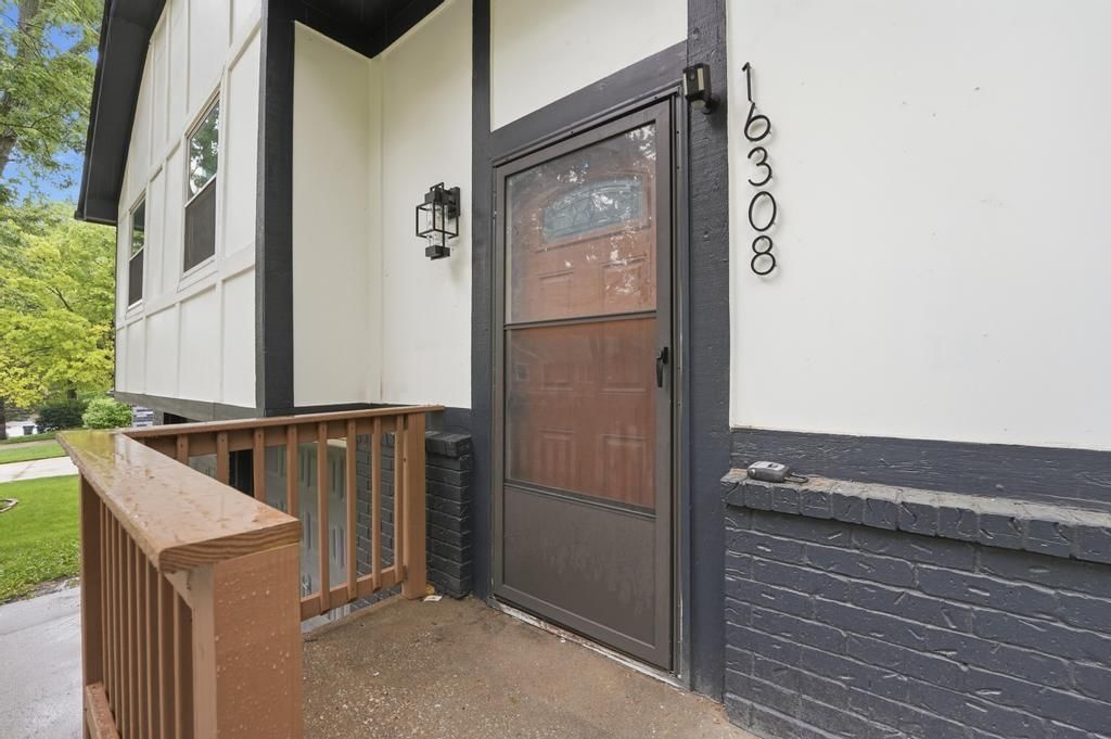 16308 W 125 Terrace — photo 5