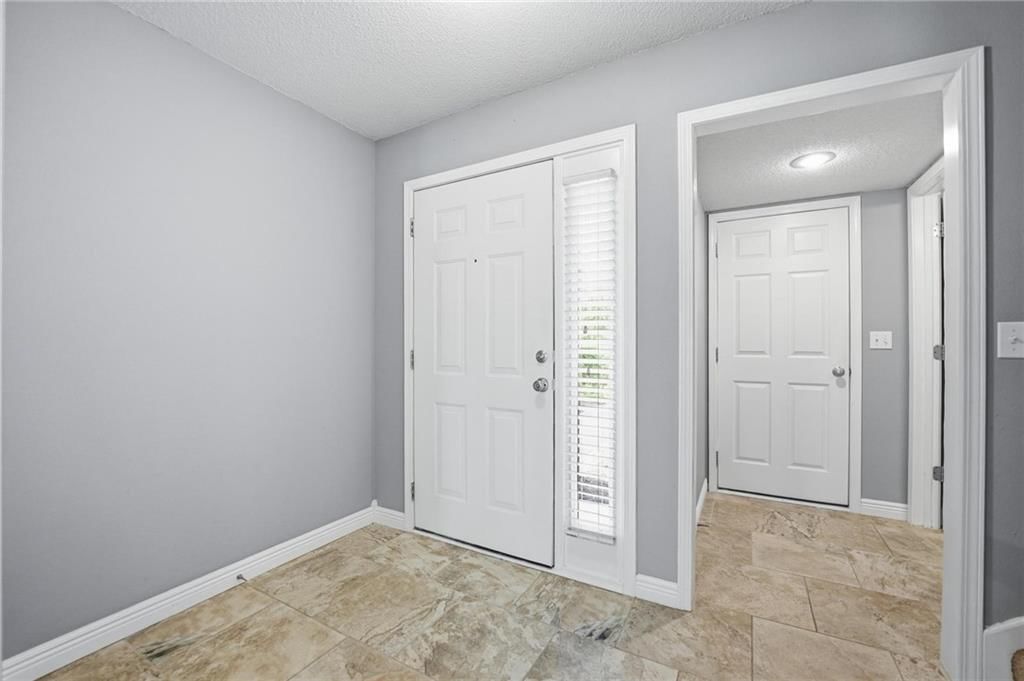 8335 N Kensington Avenue — photo 10