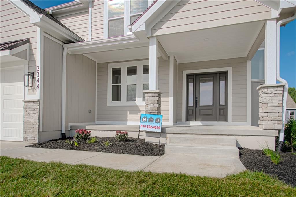 2344 Foxtail Drive — photo 2