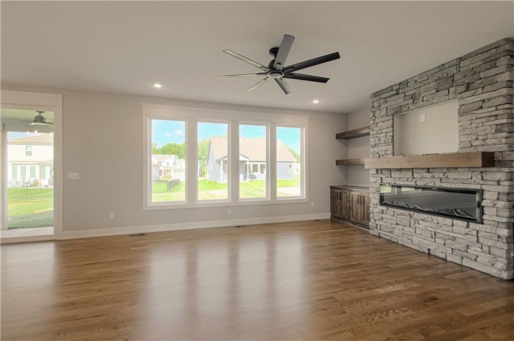 2344 Foxtail Drive — photo 6