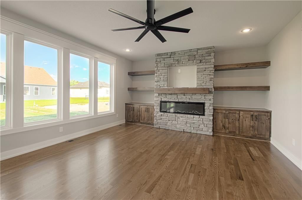 2344 Foxtail Drive — photo 7