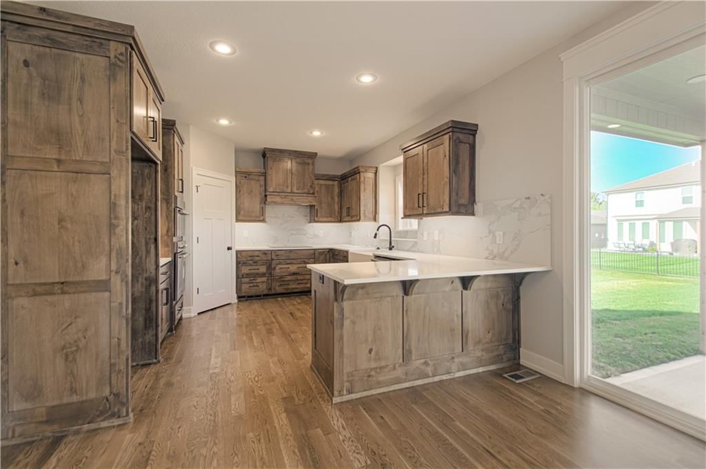 2344 Foxtail Drive — photo 10