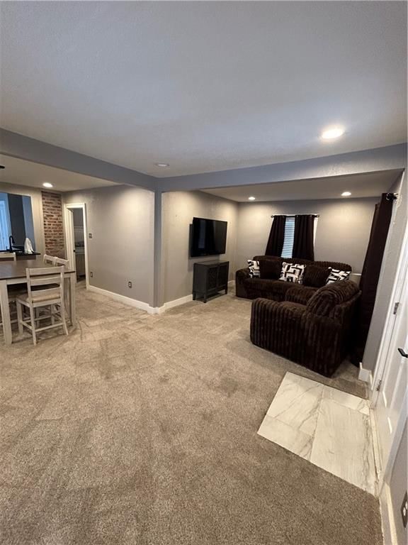 5231 Gladstone Boulevard — photo 3