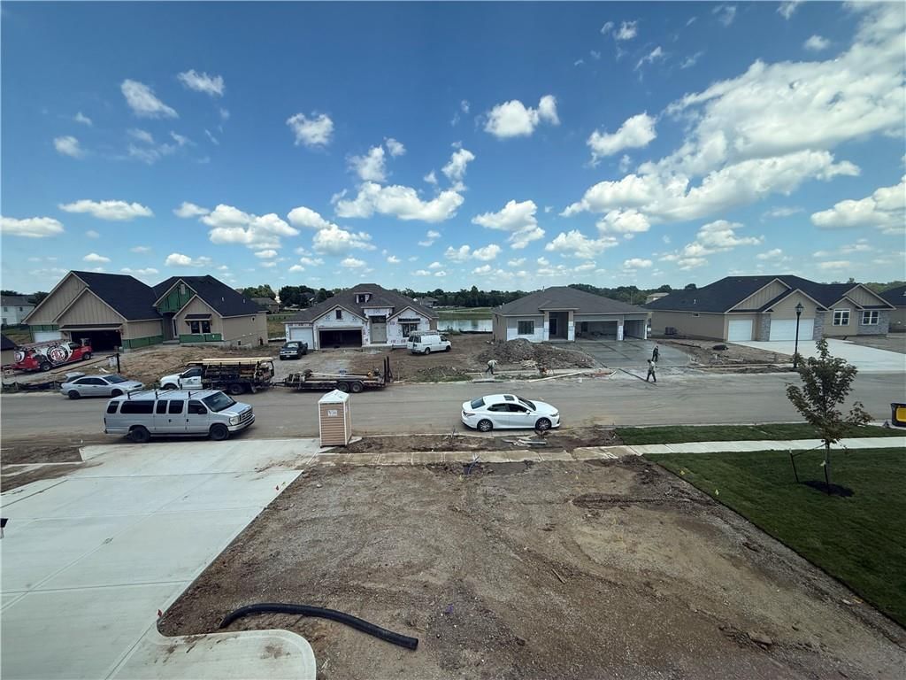 2340 Foxtail Drive — photo 16
